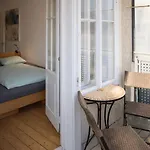 Urbanes Design-apartment Für Große Gruppen Mit 2 Balkonen * Graz