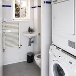 Apartment Urbanes Design-apartment Für Große Gruppen Mit 2 Balkonen *