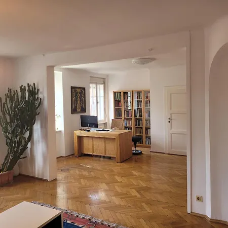 Elegant & Spacious Apartment In Graziself Check-In شقة