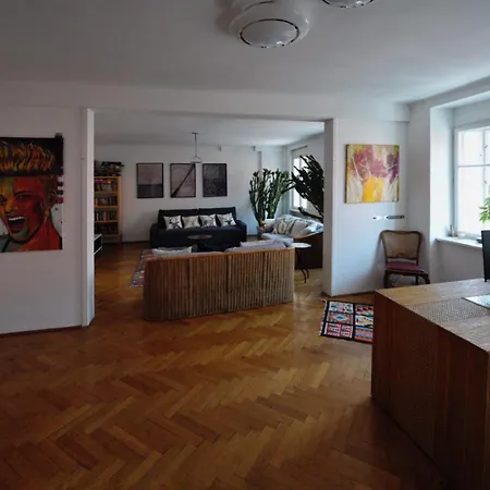 Elegant & Spacious Apartment In Graziself Check-In