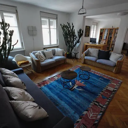 Elegant & Spacious Apartment In Graziself Check-In