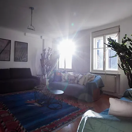 Elegant & Spacious Apartment In Graziself Check-In شقة