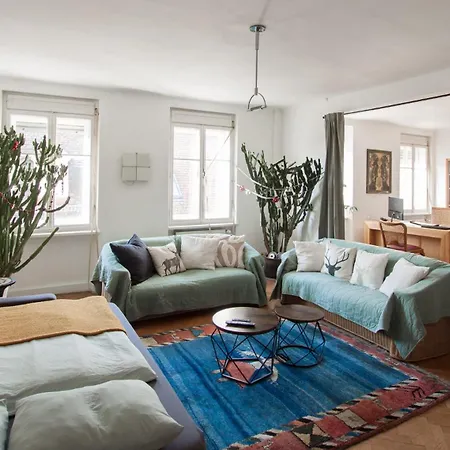 Elegant & Spacious Apartment In Graziself Check-In Apartment *