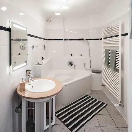 Elegant & Spacious Apartment In Graziself Check-In غراتس