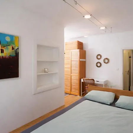 Urbanes Design-Apartment für große Gruppen mit 2 Balkonen Graz