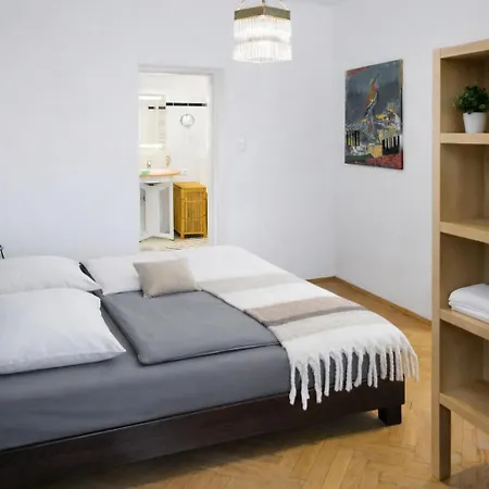 Apartman Grosses Urbanes Design-apartment Mit 2 Balkonen *