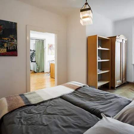 Apartamento Urbanes Design-Apartment für große Gruppen mit 2 Balkonen