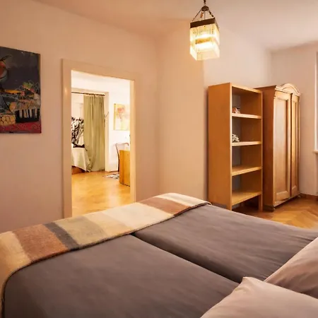 דירה Urbanes Design-apartment Fuer Grosse Gruppen Mit 2 Balkonen