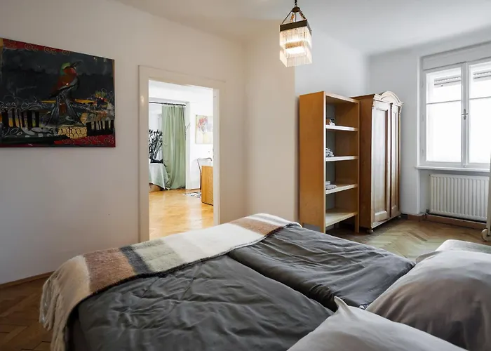 Apartamento Urbanes Design-Apartment für große Gruppen mit 2 Balkonen