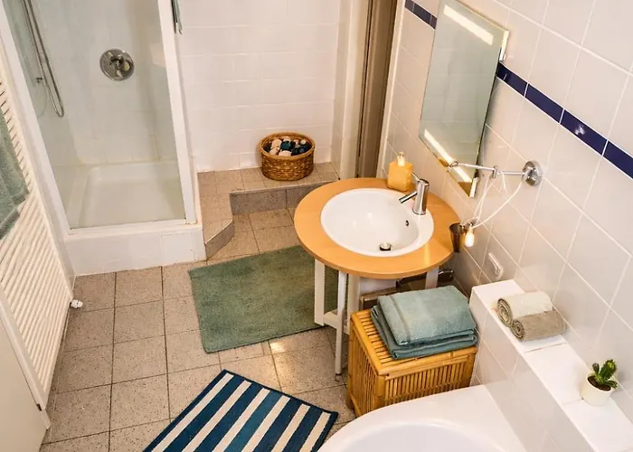 דירה Urbanes Design-apartment Fuer Grosse Gruppen Mit 2 Balkonen *