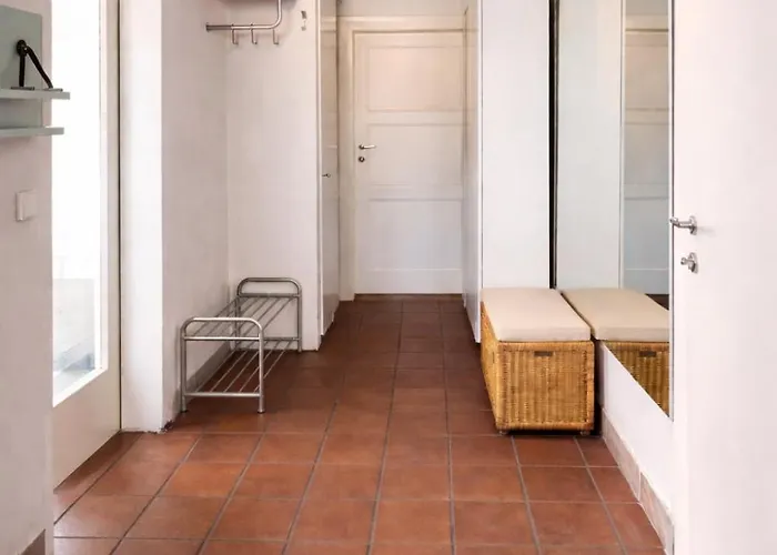 Urbanes Design-apartment Fuer Grosse Gruppen Mit 2 Balkonen Appartamento *